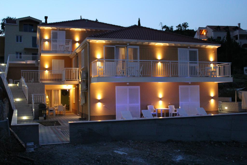Apartments Villa Eva Slano Buitenkant foto